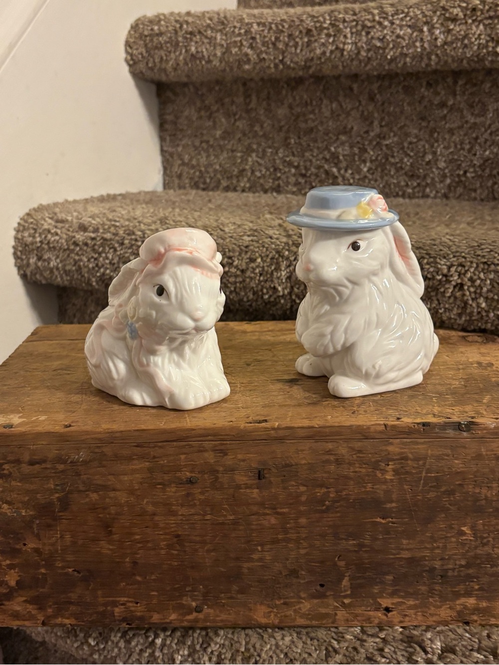 Vintage pair of bunnies